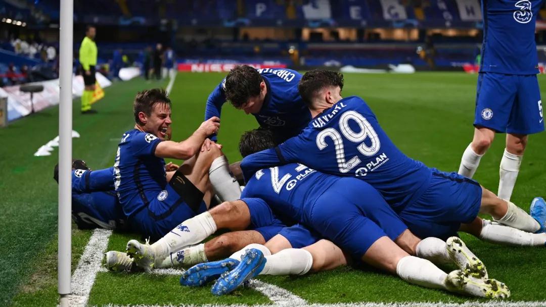 الأهلي والهلال السعودي بث مباشرمواجهة نارية في الدوري السعودي للمحترفين